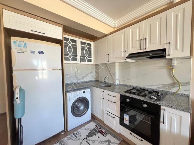 Çözüm Emlak'tan Muradiye'de 1+1 Eşyalı Kiralık Daire