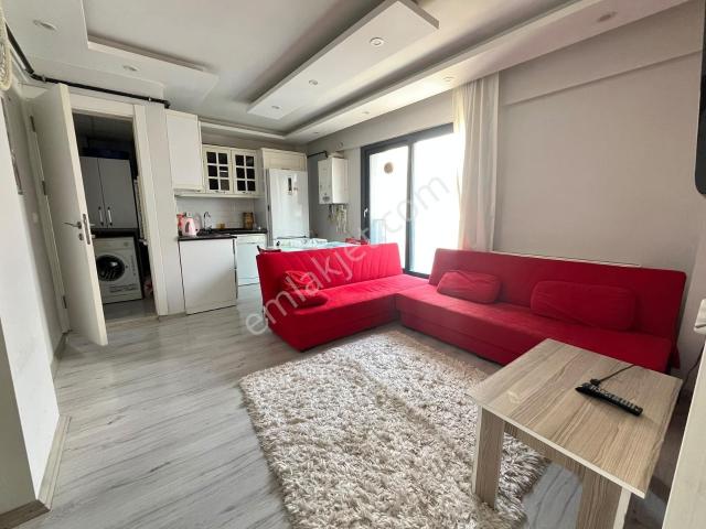 Çözüm Emlak'tan Muradiye'de Eşyalı 1+1 Ara Kat Kiralık Daire