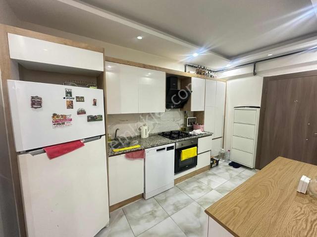 Çözüm Emlak'tan Muradiye'de Site İçinde 1+1 Eşyalı Kiralık Daire