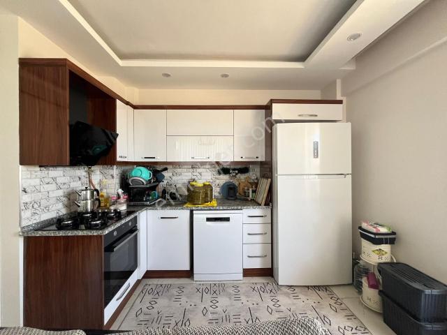 Çözüm Emlak'tan Muradiye'de Site İçinde Karanlıksız 2+1 Daire