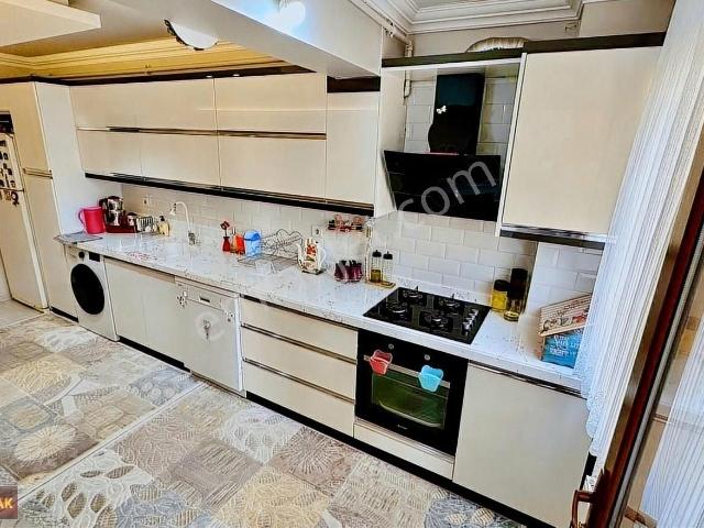 Çözüm Emlak'tan Caddeye Çok Yakın 5+1 Dubleks Satılık Daire