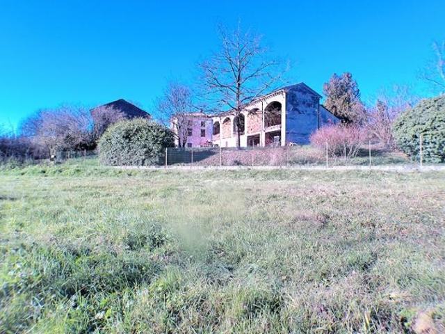 Ozzano Monferrato vendesi cascina 4 vani 590 Mq