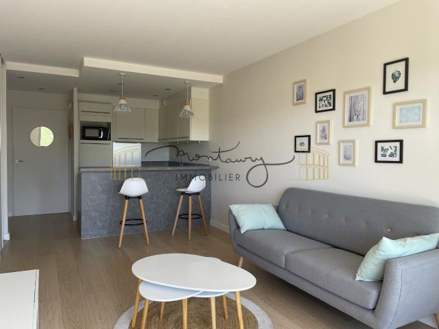 P1/P2 MEUBLE AVEC TERRASSE DANS RESIDENCE AU GOLF DE VACQUEROLLES