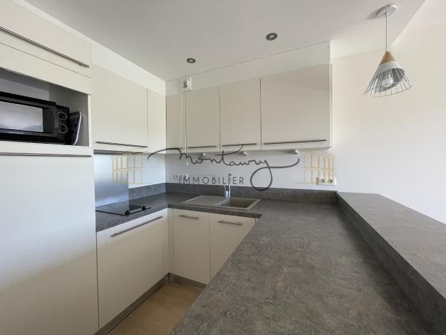P1/P2 MEUBLE AVEC TERRASSE DANS RESIDENCE AU GOLF DE VACQUEROLLES