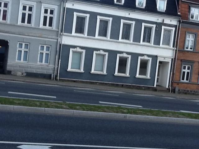 Pæn og regulær 3 værelses lejlighed