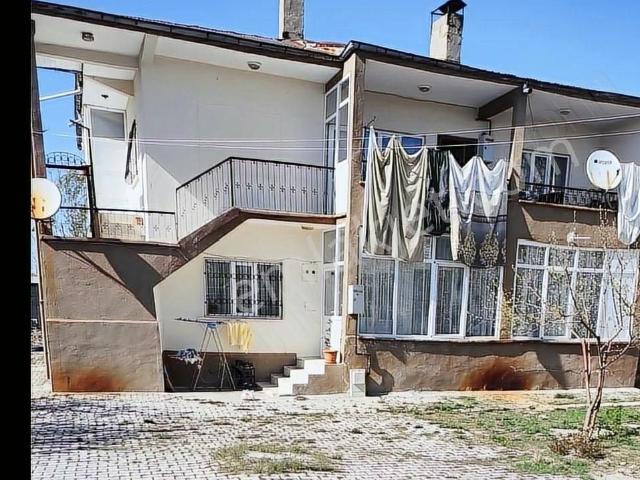 Pınar Emlak'tan Altıntepe'de Satılık 2 Katlı Mustakıl Ev Ve Arsa