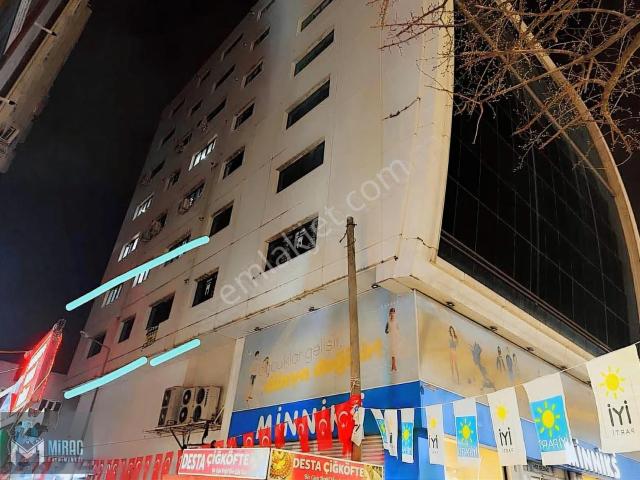 Pınarbaşı Mahallesi Nişantaşı Plazada Satılık 2+1 Home Ofis