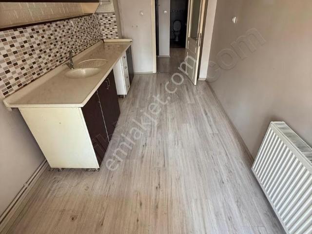 Pınarbaşı Mah'de Ara Katta Kiralık Daire