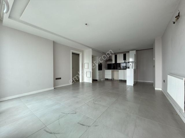 Pınar'da 3+1 100 M2 Doğalgazlı Site İçi güvenlikli hauzlu Hasarsız Kiralık Daire