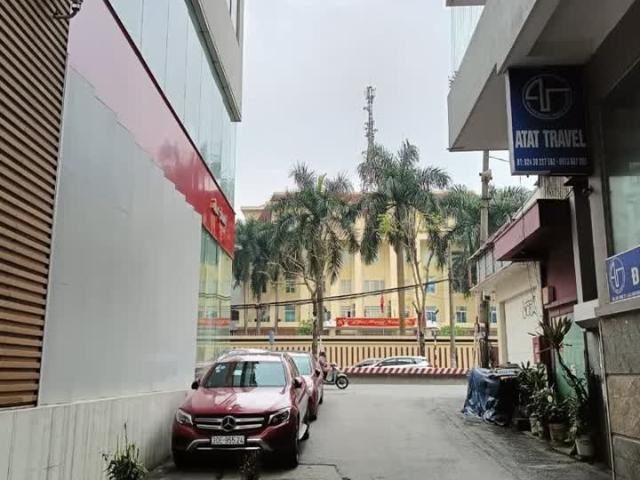 Đẹp nhất phố! Bán nhà Lạc Long Quân, gara, sát phố, ô tô tránh, kinh doanh, gần Hồ Tây 77m*5T, nhỉnh