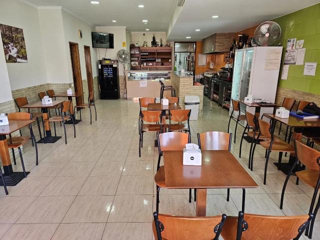 Pão Quente/cafetaria para trespasse à Salvador Caetano N222