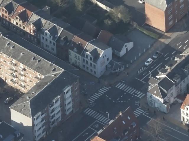 PÅ attraktiv placering i Odense C udbydes mindre investeringsejendom