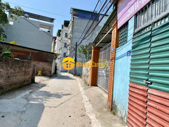 P.long biên 7 chỗ quay đầu, lô góc ở luôn đ. Tưkd siêu tốt hơn 2 tỉ