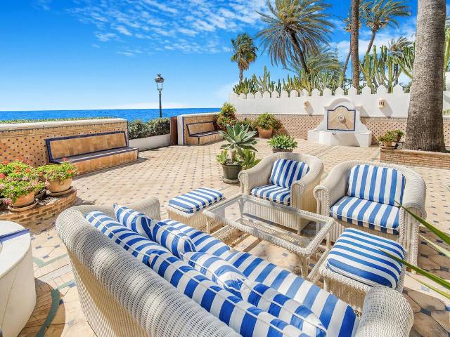 p> Para recibir más información, solo para clientes/compra. 676m² Marbella
