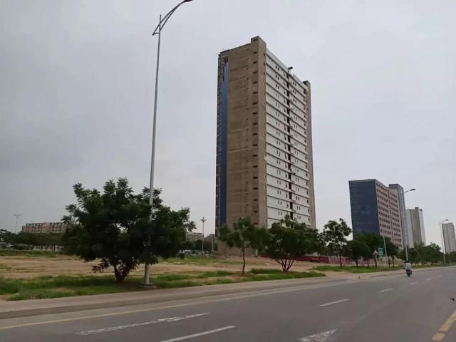 P 15A plot excellent location for sale. Karachi Bahria Town Karachi ID 47445
