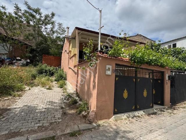 Paşa Camii Yakını, Bahçeli, Masrafsız, Satılık Müstakil Ev