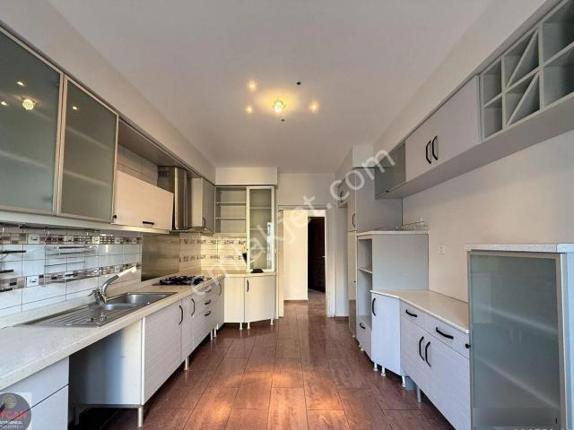 Paşakent'te 3 Cephe Deniz Manzaralı 3+1 180 M² Daire