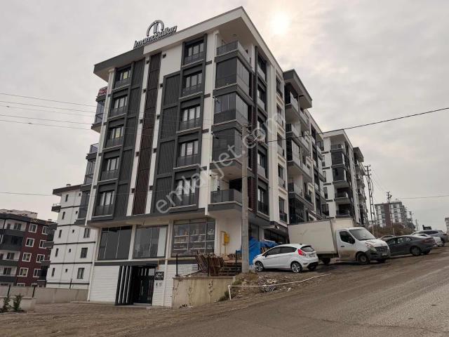 Pamuklu Bulvarına Cephe Denız Manzaralı Ara Kat 1 + 1 Daıre