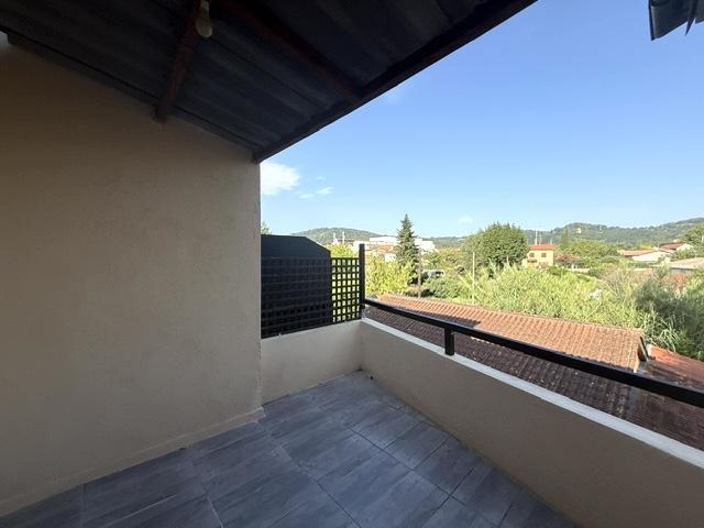 PAMIERS: MAISON DE VILLE A VENDRE DE TYPE 3 DE 98 M2 AVEC GRAND GARAGE ET TERRASSE