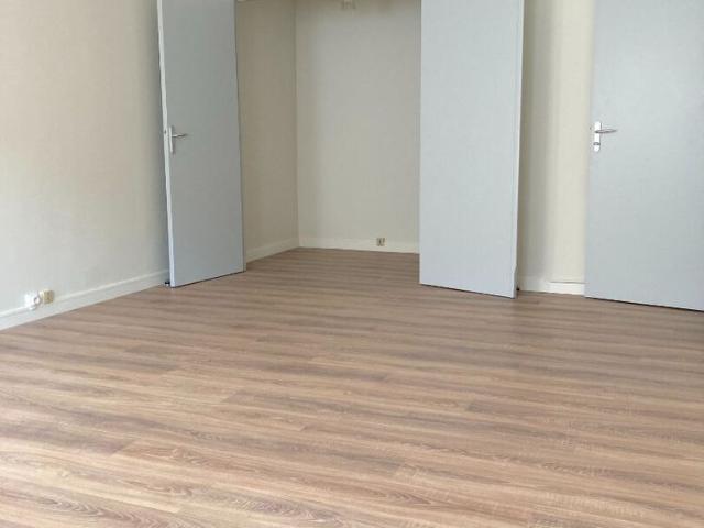 PAMIERS A LOUER STUDIO RENOVE LOUE MEUBLE OU NON AVEC GARAGE