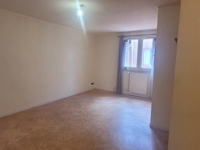 Pamiers Location Appartement 09