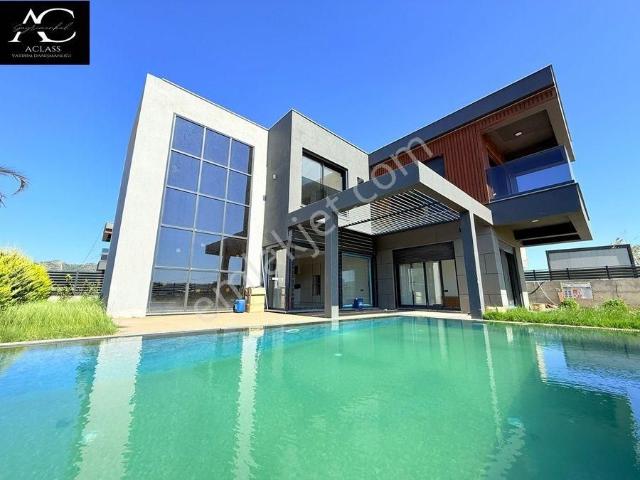 Panaromık Manzara özel Havuz/otopark 500m2 Bahçe modern müstakil