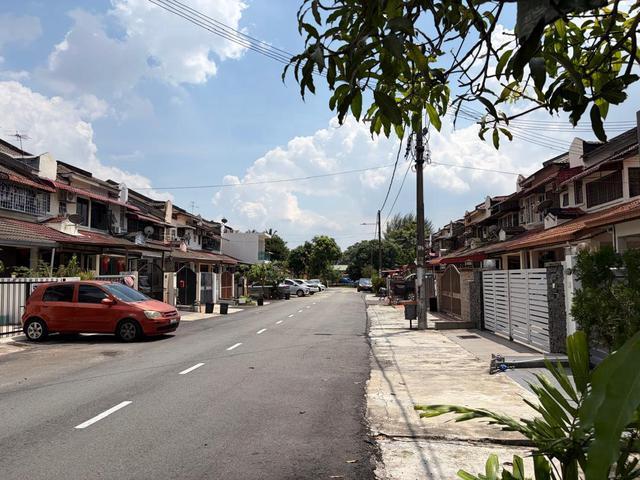 Pandan Indah ground floor town house