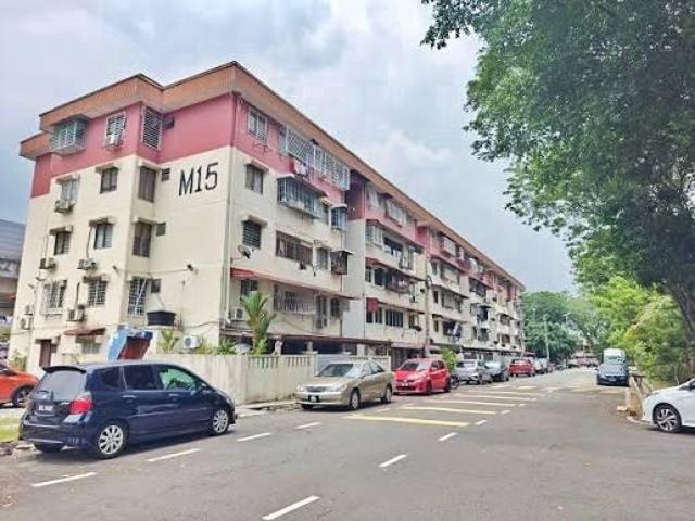 Pandan jaya apartment block m3 tingkat 2