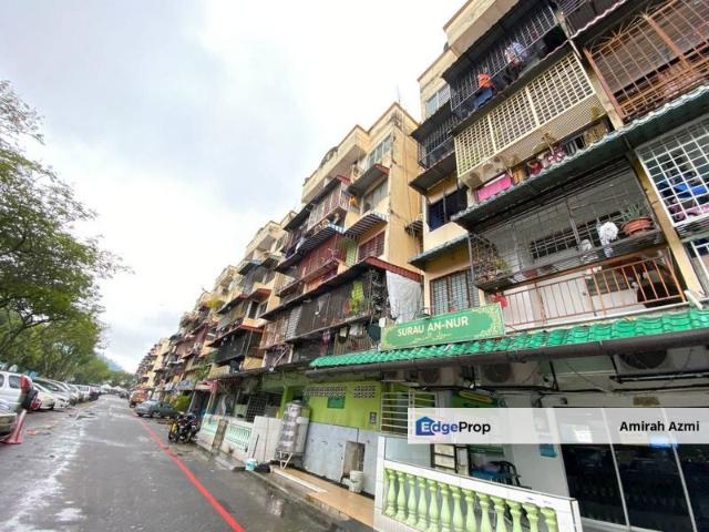 Pandan Mewah Flat