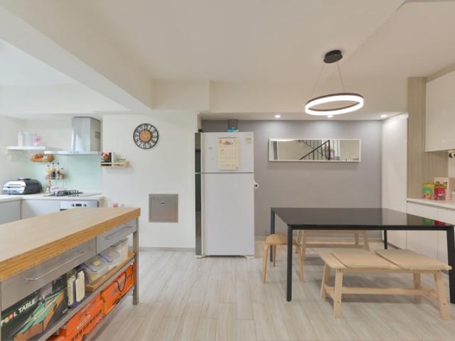 Pandan Valley Condominium For Sale, $2,480,000, 3 Bed 2 Bath 1,335 sqft $1,858.00 psf
