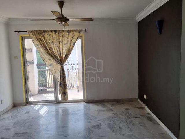 Pangsapuri Mayang Bandar Kinrara Puchong Top Floor walkup Freehold