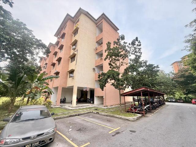 Pangsapuri Nilam Sari PKNS level 2 Seksyen 7 Shah Alam