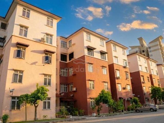 PANGSAPURI ORCHID PUCHONG walk to LRT Renovated Move In Condition