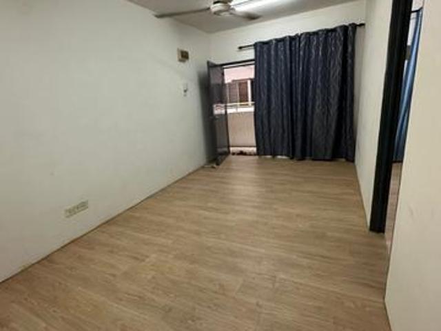 Pangsapuri Aman Puchong Prima 650sf 3room 2bath Puchong