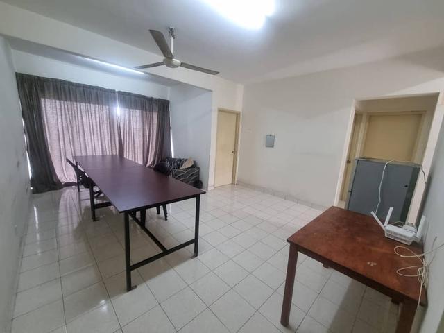 Pangsapuri Baiduri Seksyen 7 Shah Alam Near to UITM ICity Mall