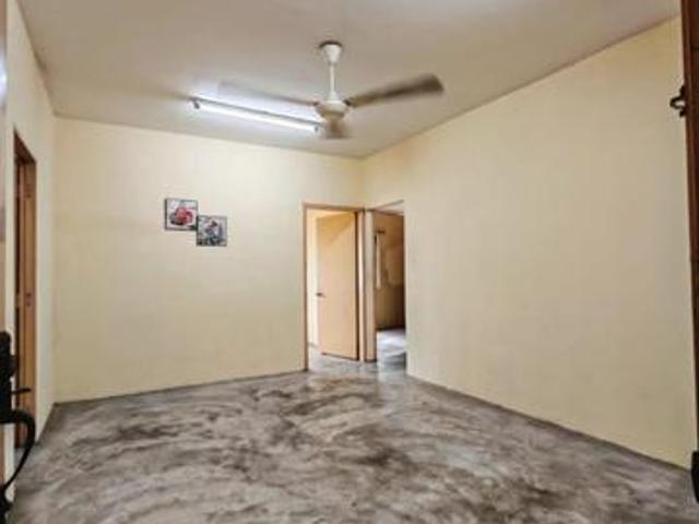 Pangsapuri Bandar Bukit Tinggi 2 Klang behind Shell burger king