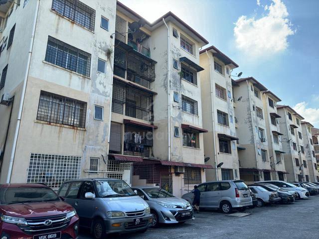 Pangsapuri Daisy Sungai Buloh Shah Alam tingkat 2