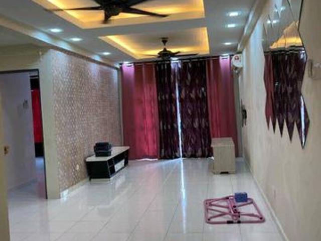 Pangsapuri Damai Seksyen 25 Shah Alam Cantik Murah Kitchen cabinet