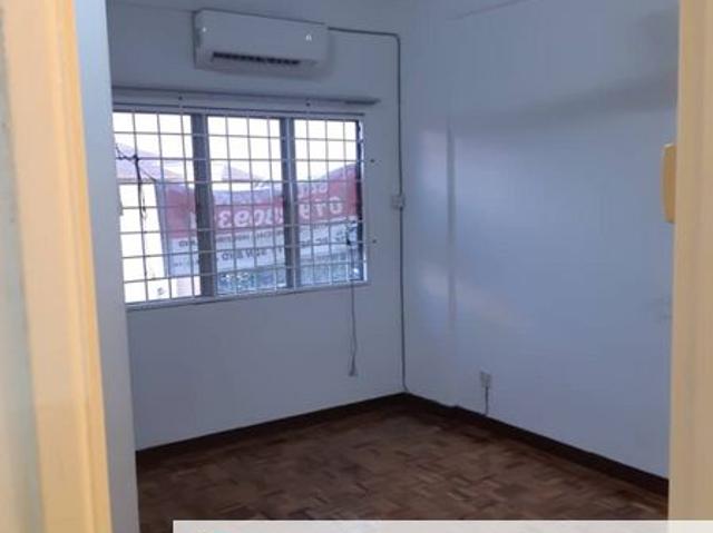 Pangsapuri Lili, Taman Bukit Subang, Seksyen U16