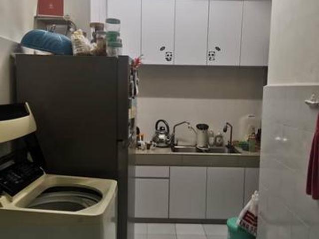 Pangsapuri Putra Indah Apartment 4R2B Below market Seri Kembangan MRT