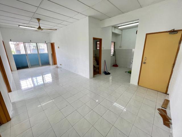 Pangsapuri Putra Indah Apartment Basic 5th Floor Newly Painted