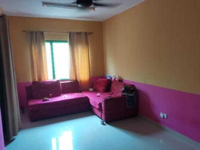 Pangsapuri Putra Raya Very good location walking 2 taman equine mrt St