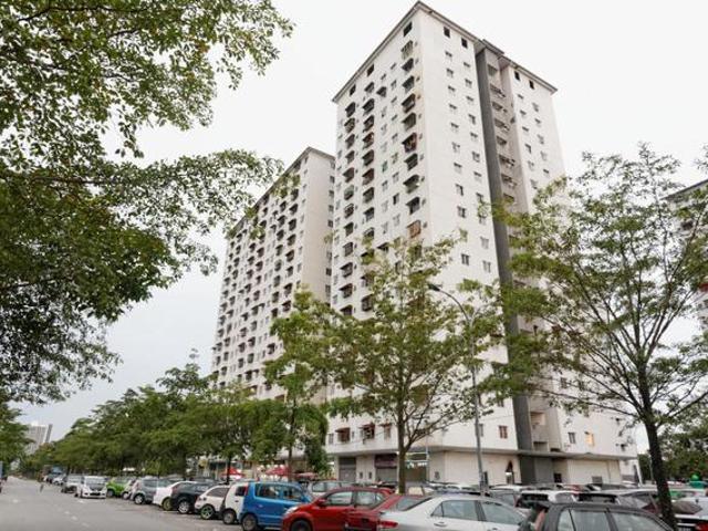 Pangsapuri Rimba 2 Seksyen 16 Shah Alam Top Floor End Lot 743sf 3R2B