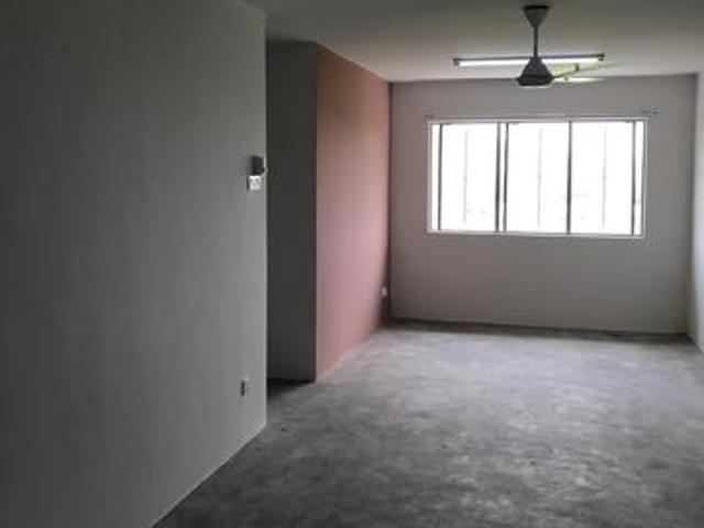 Pangsapuri Suria Apartment For Sale in Batu Kawan 800Sqft Leasehold