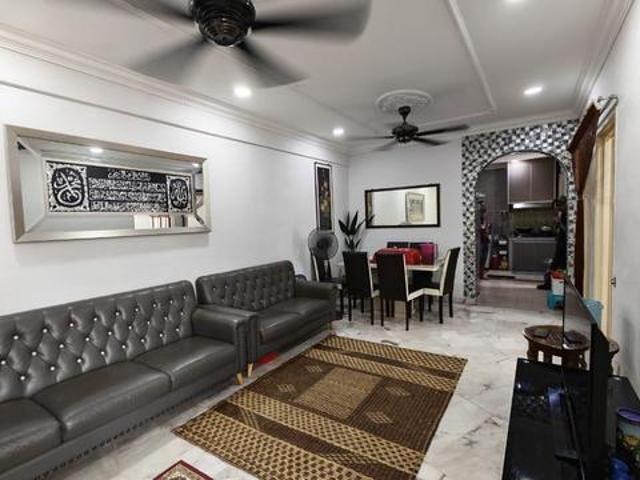 Pangsapuri Suria Taman Kinrara Puchong Top Floor RUMAH CANTIK TERJAGA