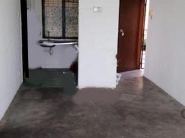Pangsapuri Seri Damai 1st floor Saujana Puchong