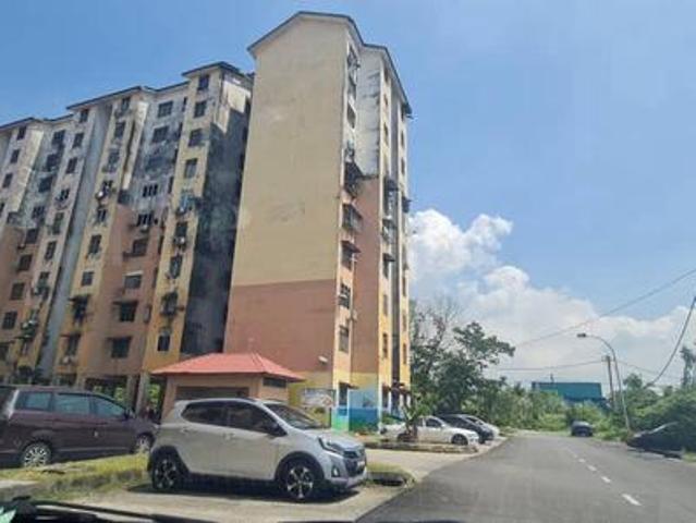 Pangsapuri Seri Perantau Port Klang Corner Unit with Lift For Sale