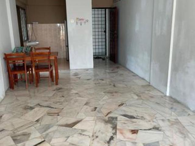 Pangsapuri Seri Pinang Seri Kembangan Freehold 2 car park Full Loan