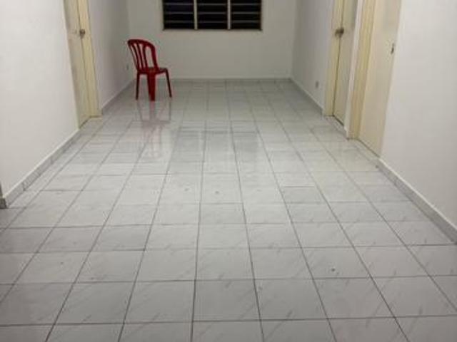 Pangsapuri Setia Vista at Relau Bayan Lepas 1 Car Park Semi Furnished