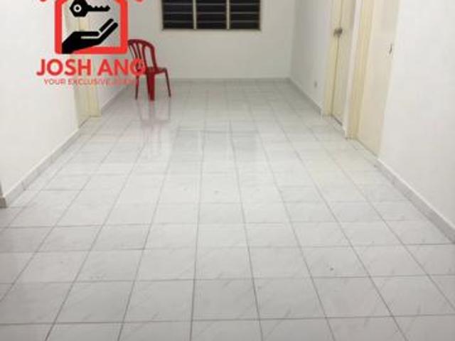 Pangsapuri Setia Vista in Relau 650sf Basic Unit 1 Carpark Worthy Buy